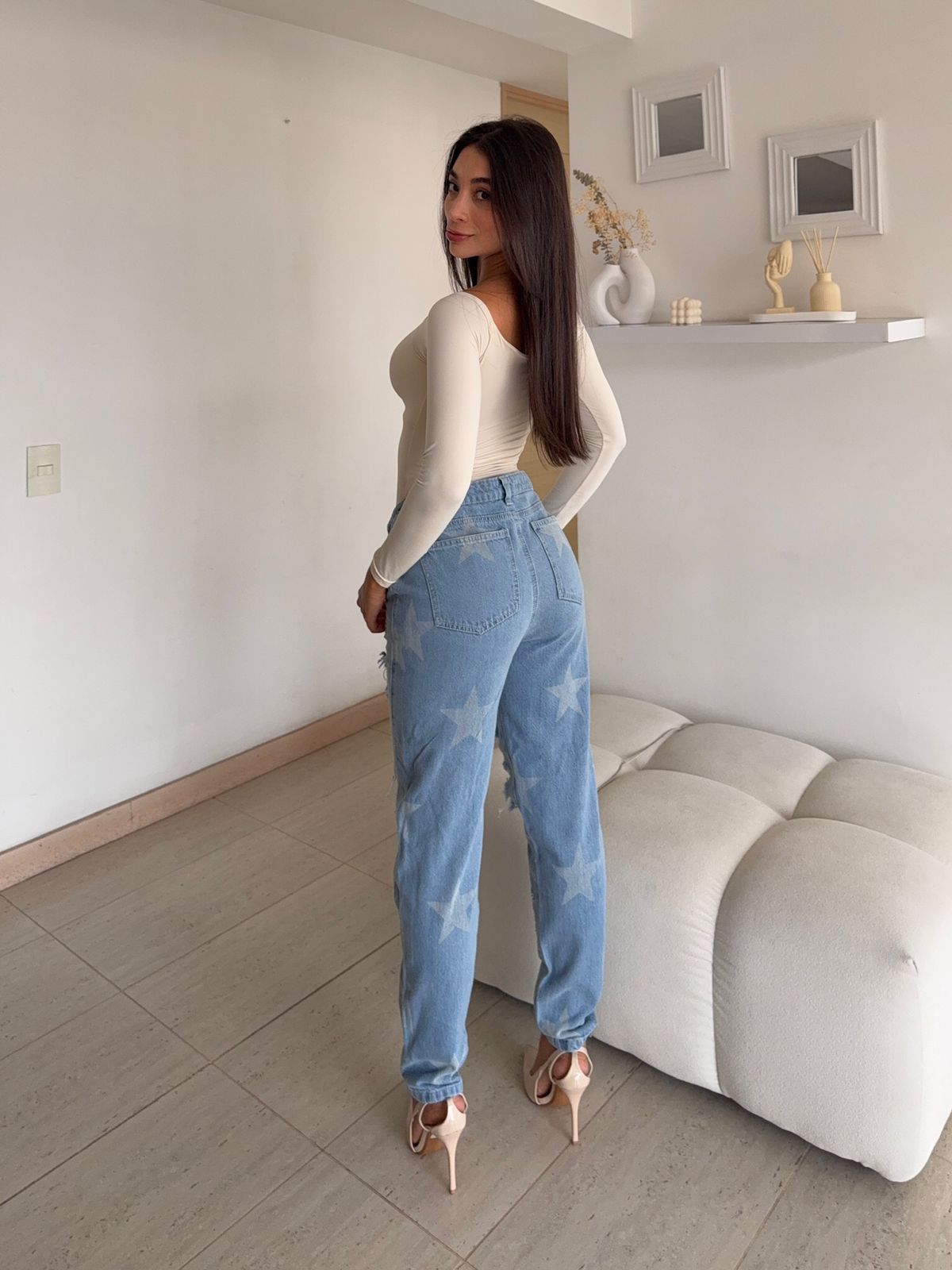 Jeans with rips and glitter (C-1755481-S)