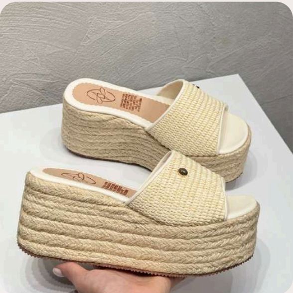 Plataforma (C-1882457-S)