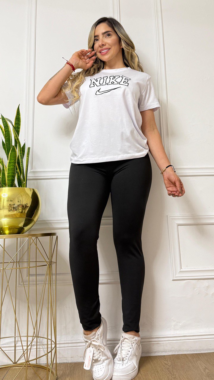 Conjunto Bordado Nk (C-1901913-S)