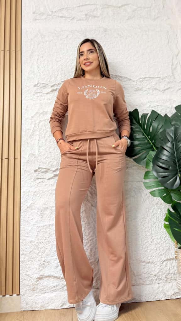 Conjunto Mujer Bota Campana (C-1968625-R) ●