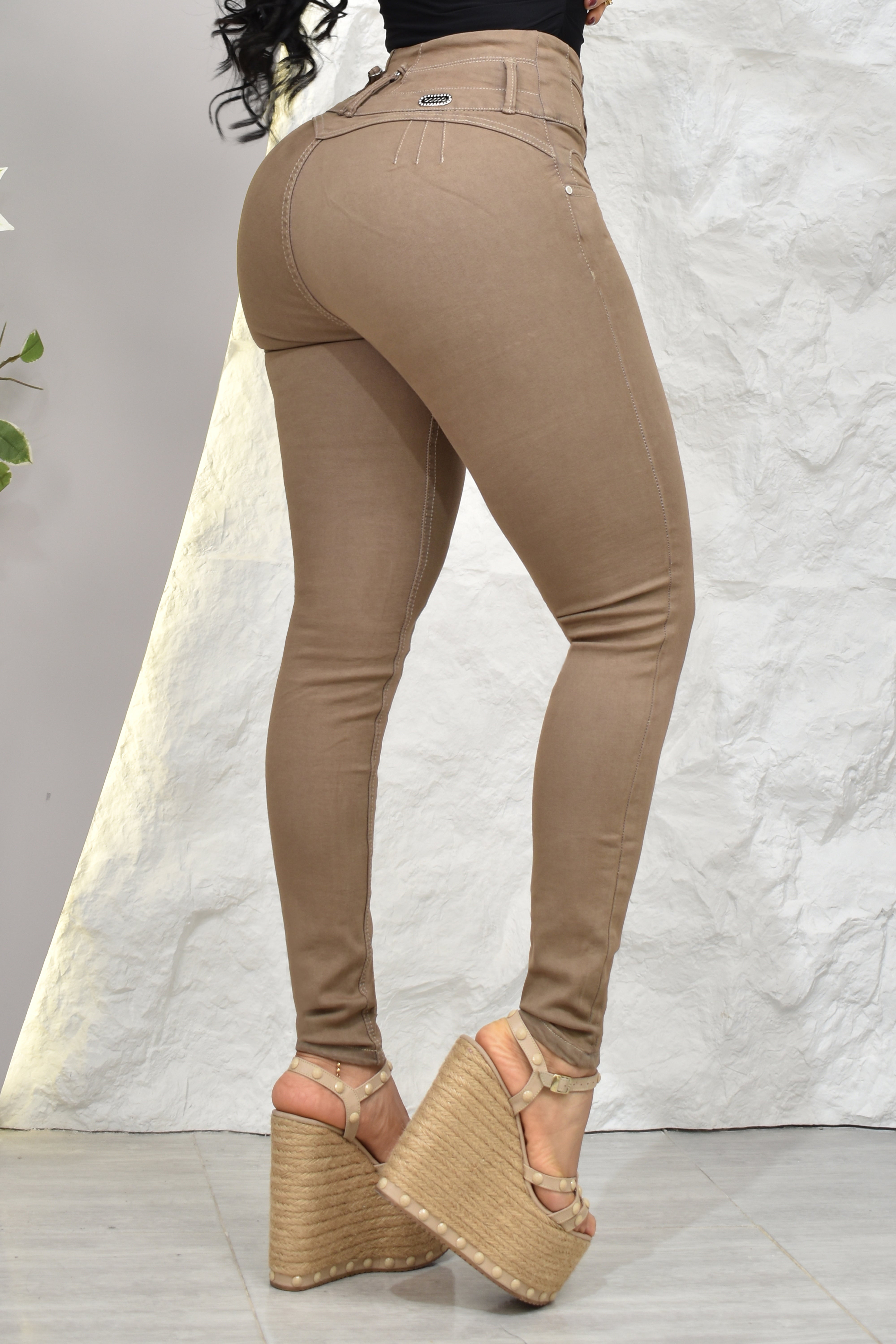 PANTALON SKINNY ORIGINAL, LEVANTA COLA  REF. B264034