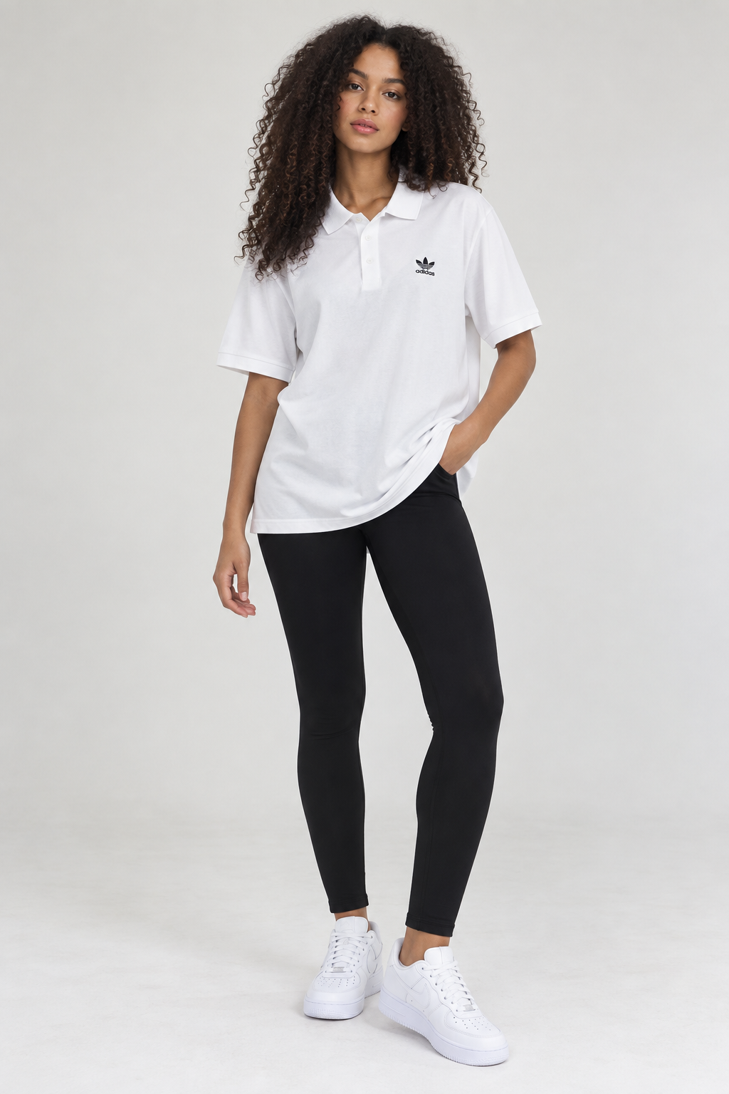 Conjunto polo dama blanco logo negro leggings negro JV003 - Jovis