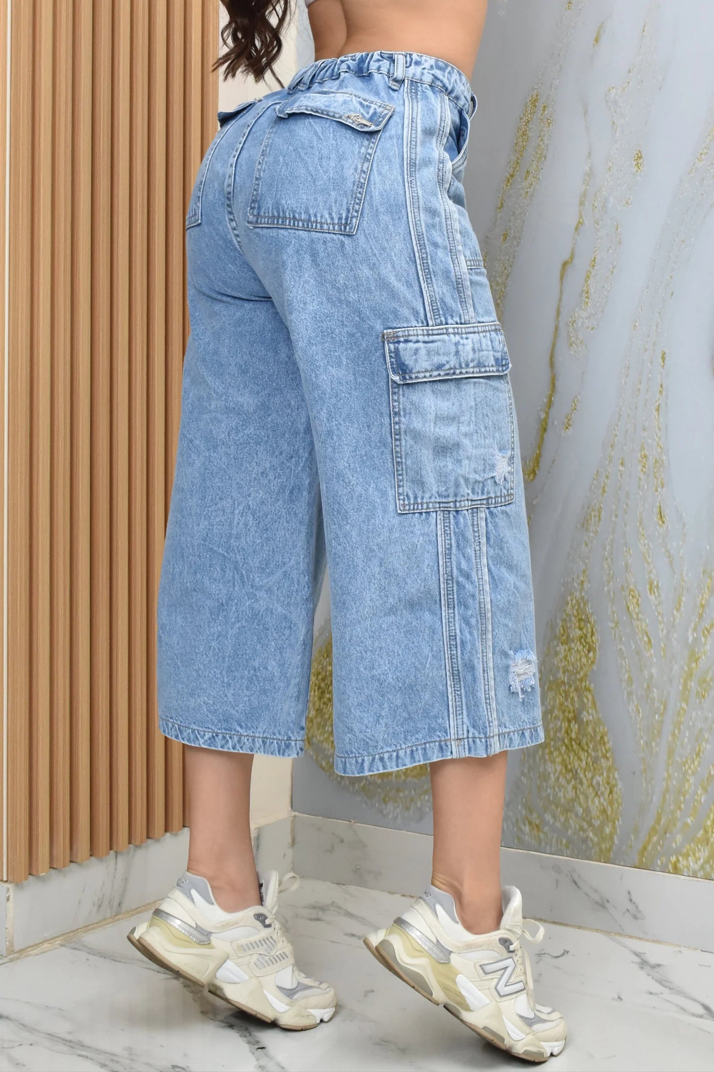Jean Mujer Levanta Cola (C-BY253505-T) ●