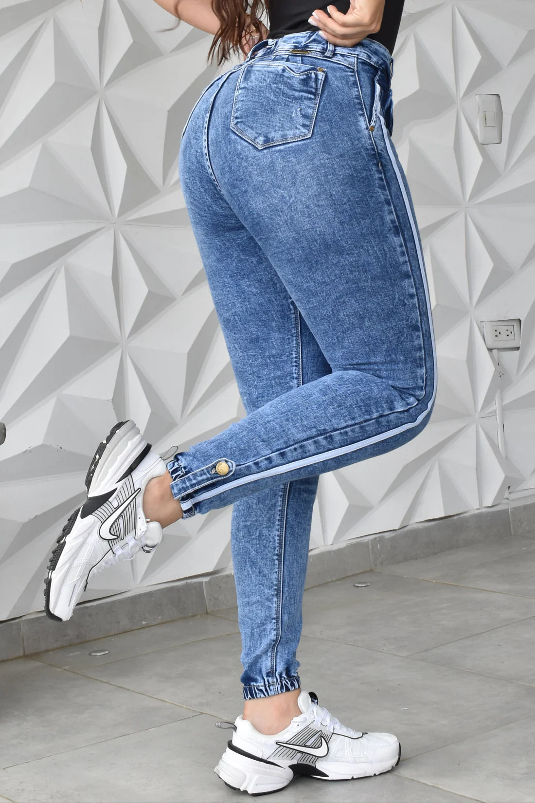 Jean Mujer Levanta Cola (C-CV254024-R) ●