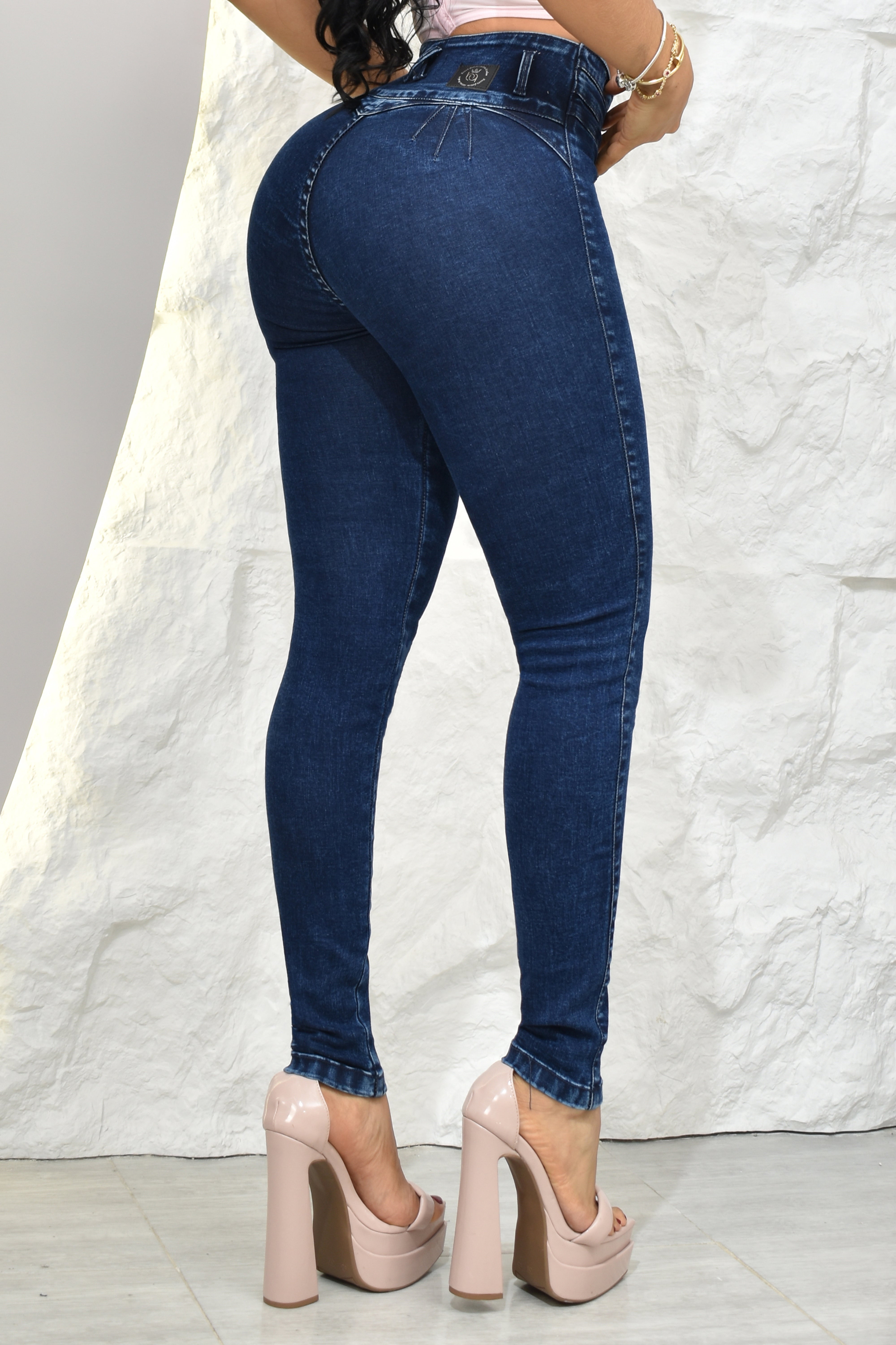 JEANS SKINNY (EXCLUSIVO), LEVANTA COLA  REF. B264072