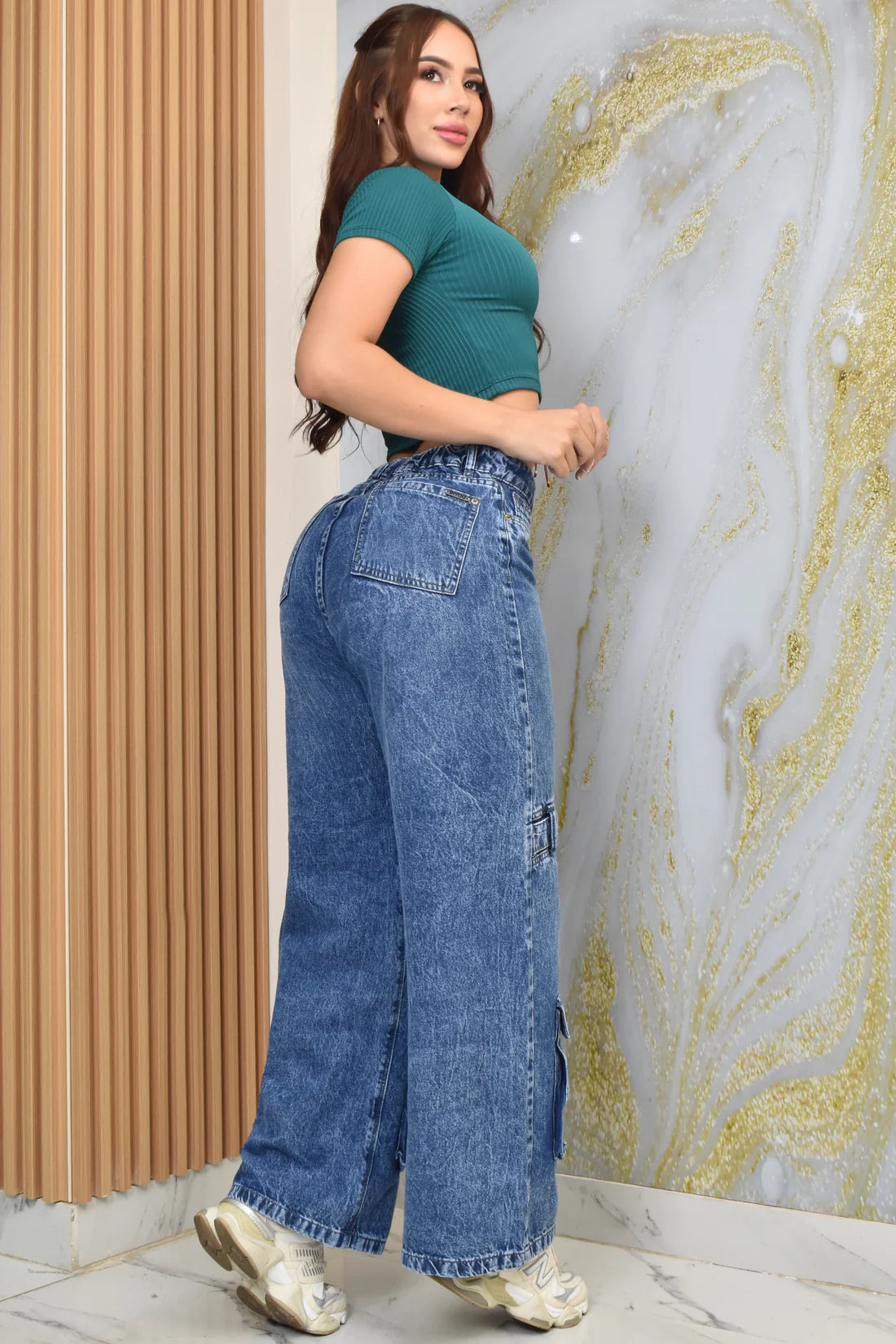 Jean Mujer Levanta Cola (C-BY254023-T) ●