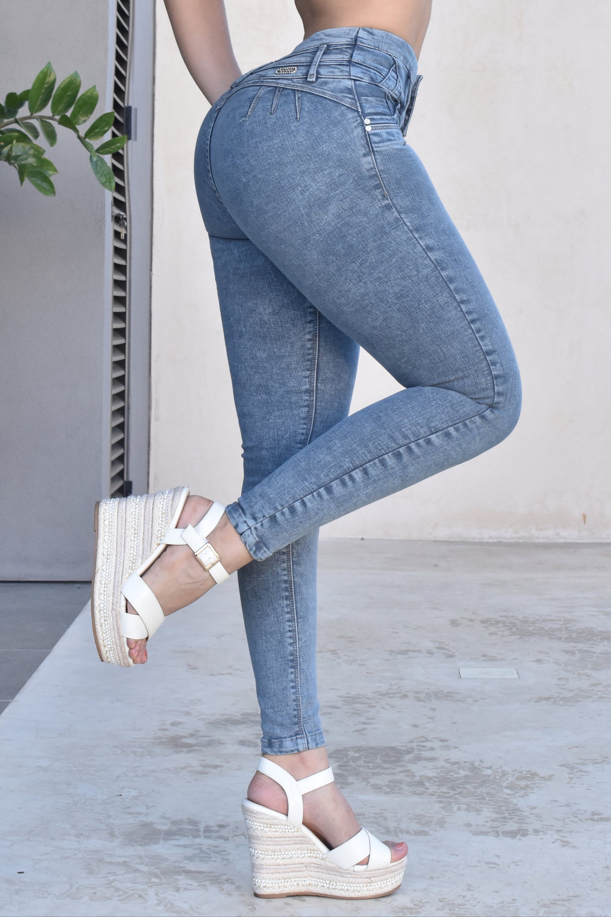 Jean Mujer Levanta Cola (C-B254045-T) ●