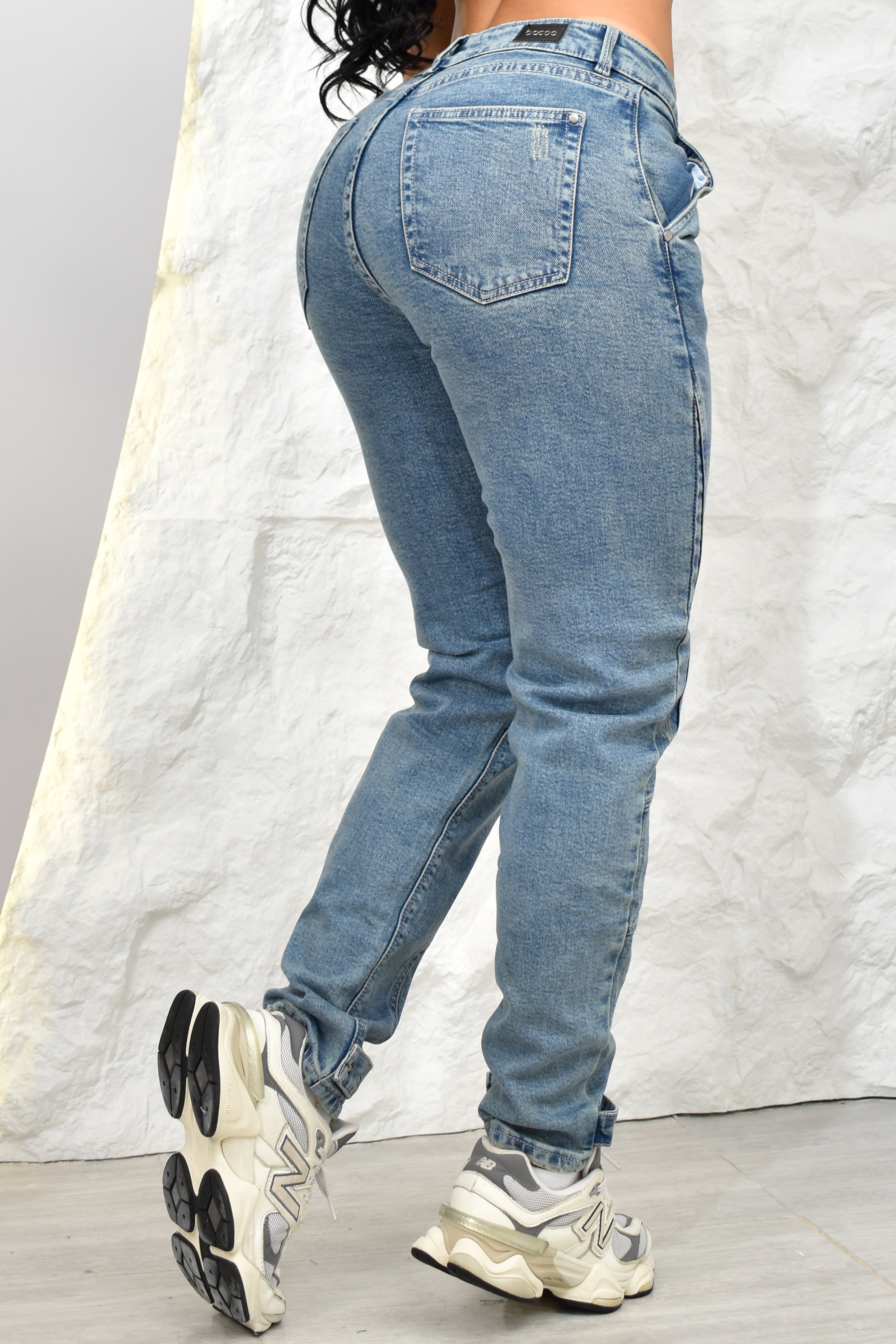 JEANS MOMFIT MOLDEADOR REF. B264025